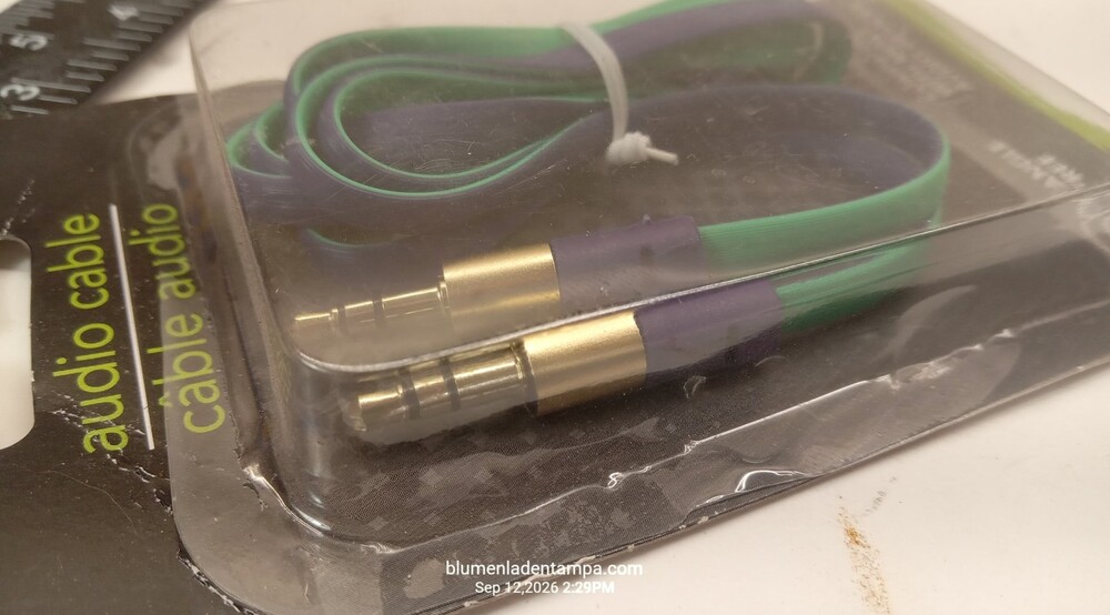 e-Circuit 3.5mm Aux Audio Cable Tangle Free Flat Wire 3ft Purple/Green NEW